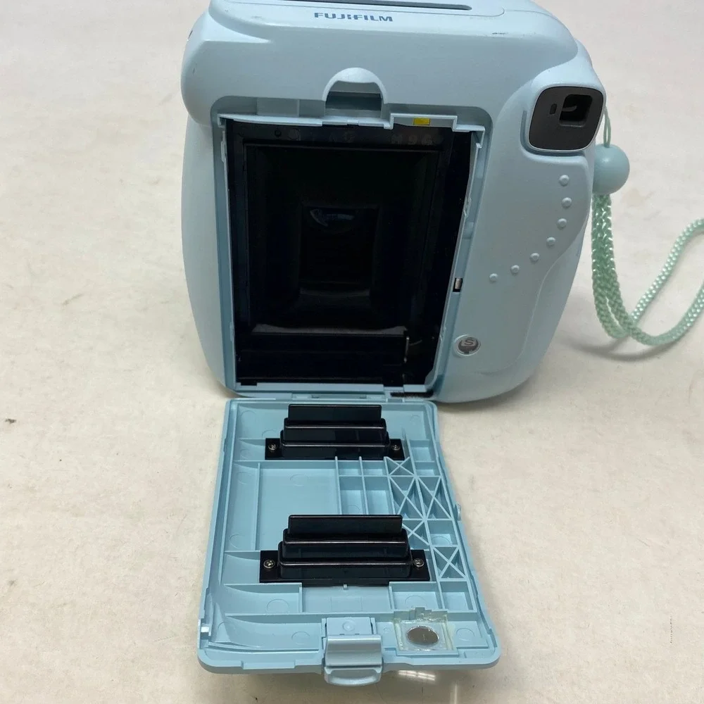 Fujifilm Instax Mini 8 Instant Film Camera Light Blue Untested